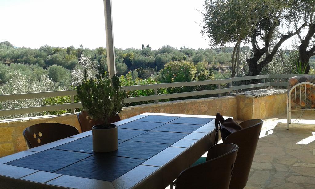 Sunny Holiday Home Каламата Экстерьер фото