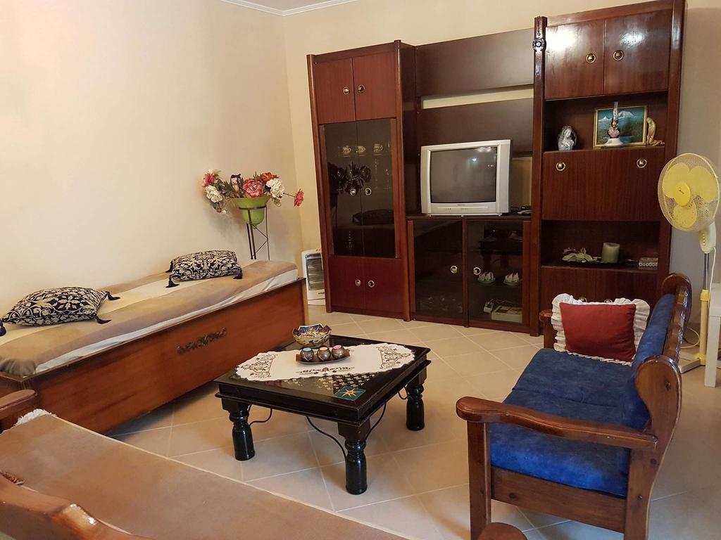 Sunny Holiday Home Каламата Экстерьер фото